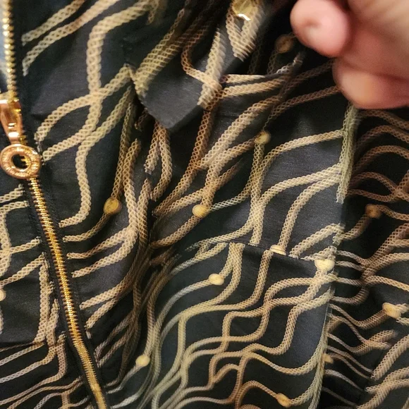 NWT MARC NY long sleeved ZIP front soft Blouse... modern, mature style . Size M - Picture 3 of 8